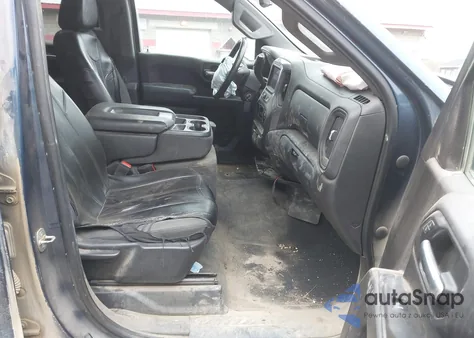 2021 Chevrolet Silverado 1500 4Wd Short Bed Custom z USA, uszkodzony, nr VIN 3GCPYBEK1MG298198